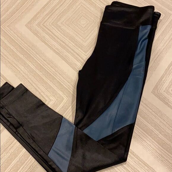 Koral Black Lustrous Leggings with Blue & Pocket - Picture 1 of 6